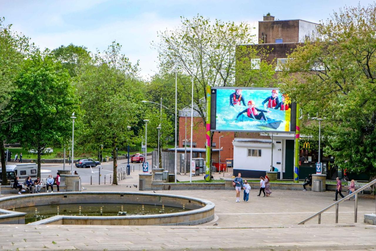 Cwtsh Hostel Σουόνσι Εξωτερικό φωτογραφία The Olympic Park