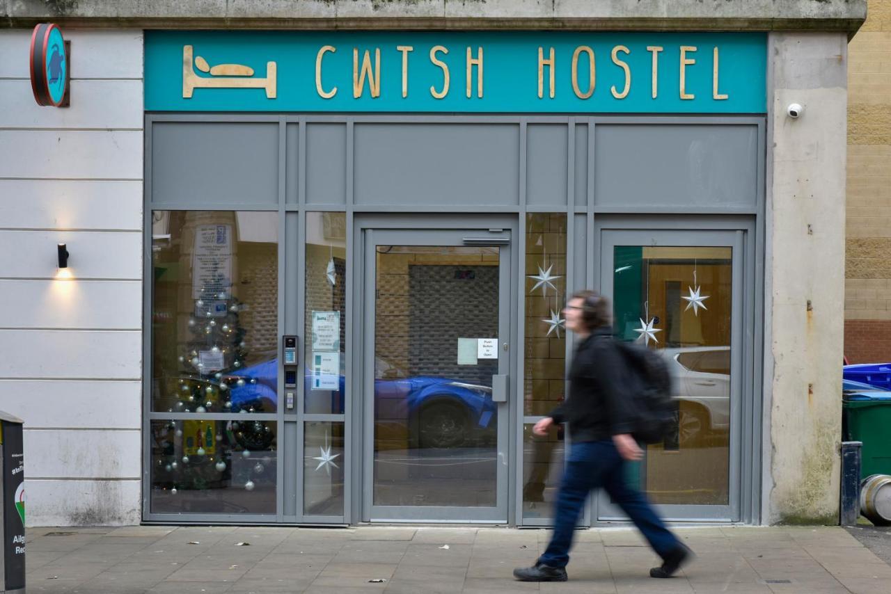 Cwtsh Hostel Σουόνσι Εξωτερικό φωτογραφία CWTSH hostel in London